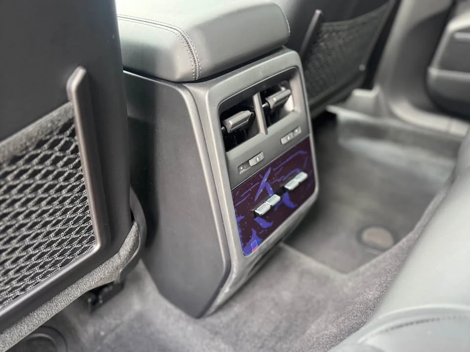 2025 Porsche Macan Electric - Image 6 of 14