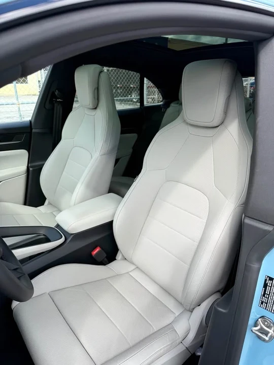 2025 Porsche Macan S - Image 7 of 9