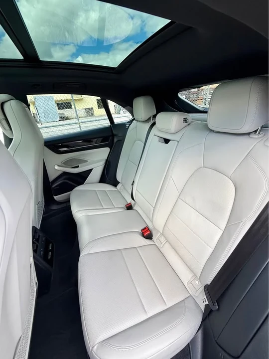 2025 Porsche Macan S - Image 8 of 9