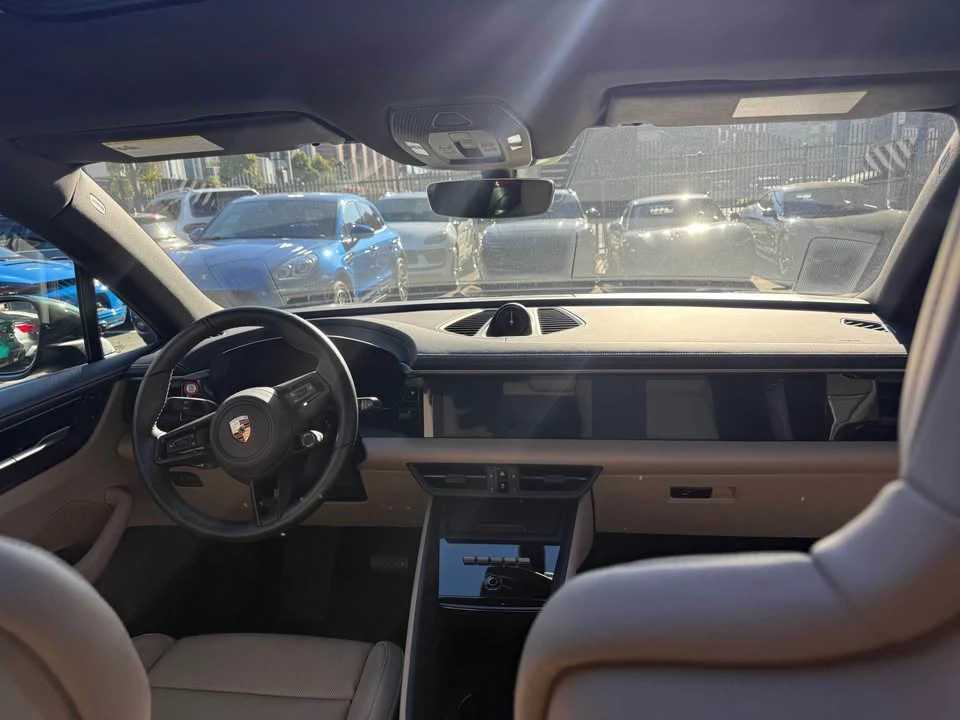 2025 Porsche Macan Electric - Image 19 of 19