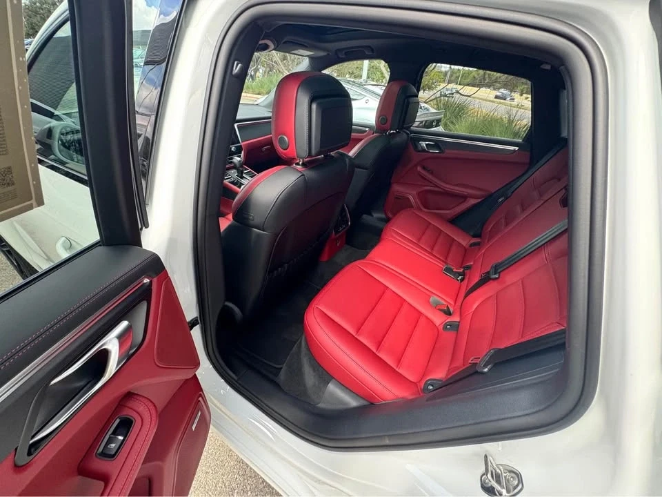 2025 Porsche Macan GTS - Image 6 of 9