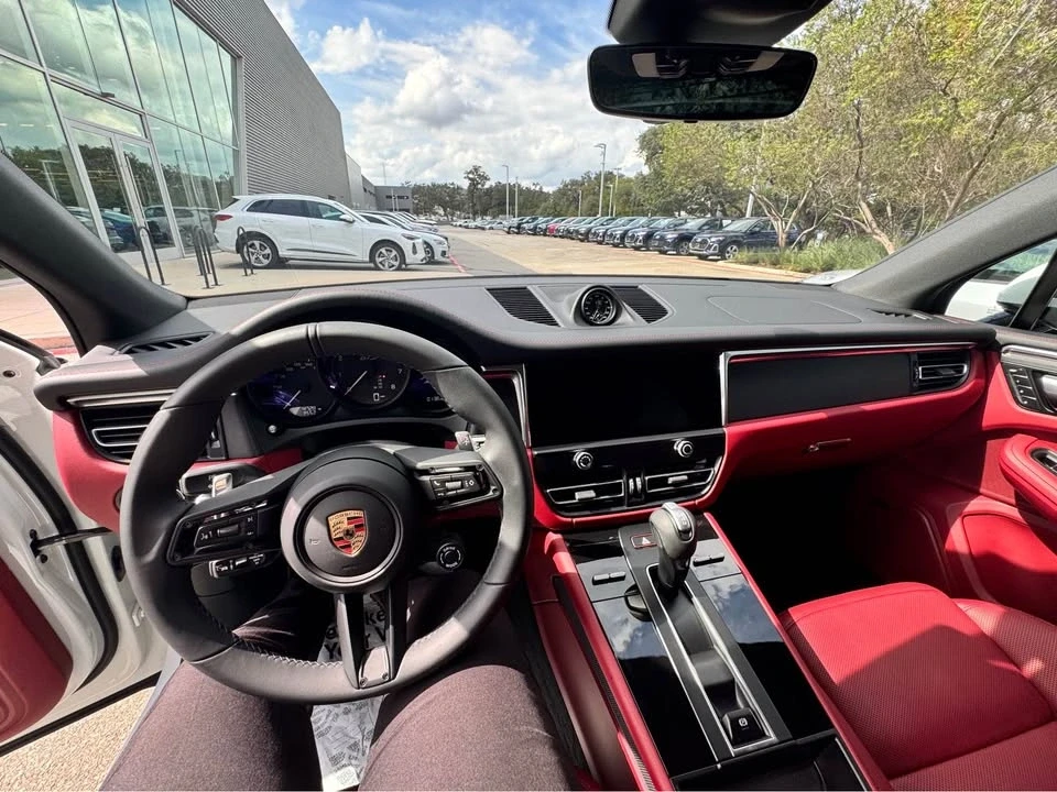 2025 Porsche Macan GTS - Image 9 of 9