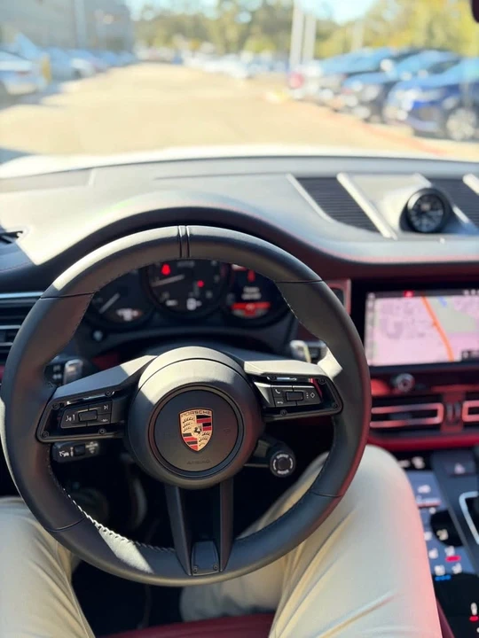 2025 Porsche Macan GTS - Image 10 of 10