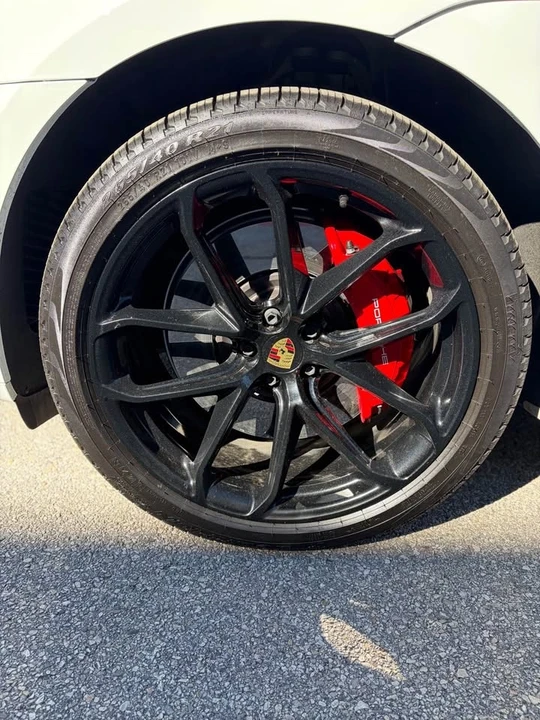 2025 Porsche Macan GTS - Image 4 of 10