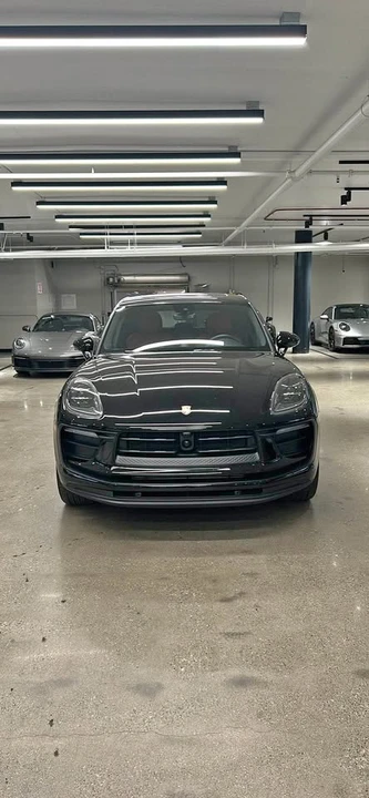 2025 Porsche Macan - Image 2 of 19