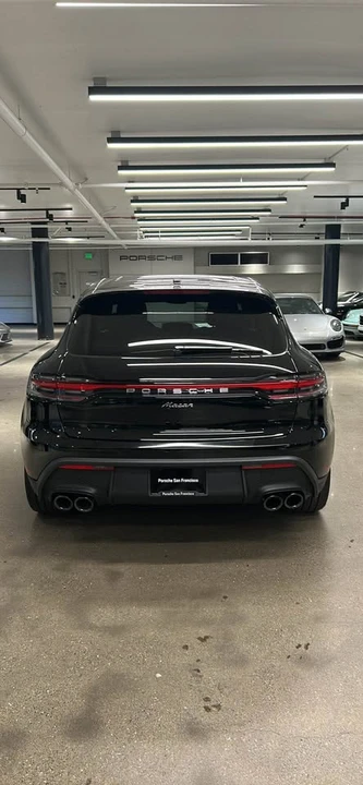 2025 Porsche Macan - Image 8 of 19