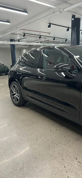 2025 Porsche Macan - Image 12 of 19
