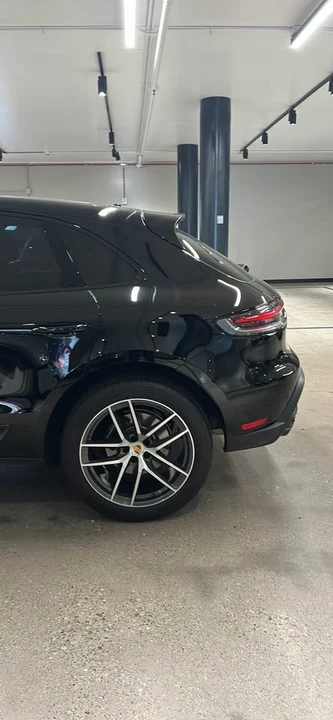 2025 Porsche Macan - Image 7 of 19