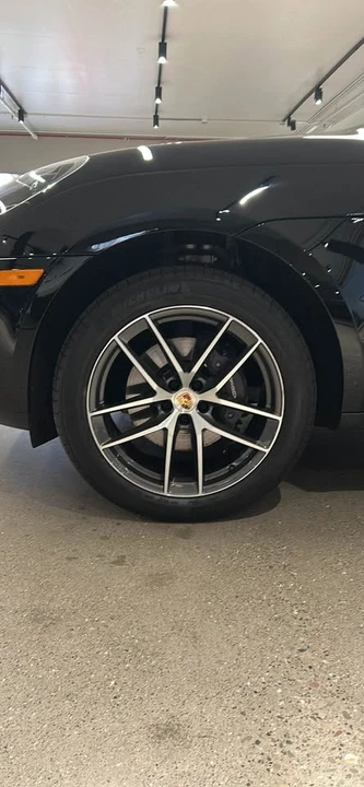 2025 Porsche Macan - Image 4 of 19