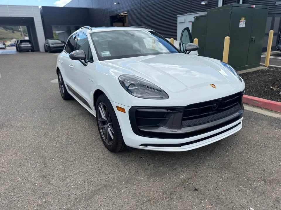 2025 Porsche Macan T - Image 8 of 8