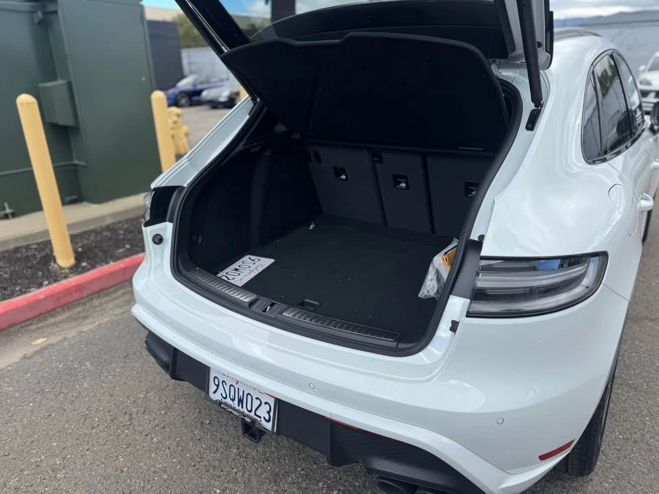 2025 Porsche Macan T - Image 3 of 8