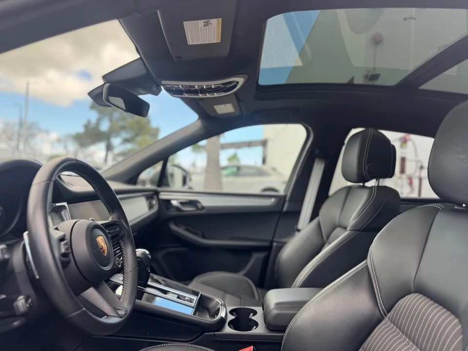 2025 Porsche Macan T - Image 7 of 8