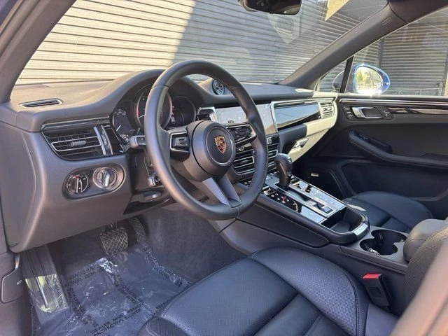 2025 Porsche Macan - Image 4 of 20