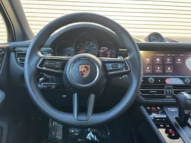 2025 Porsche Macan - Image 14 of 20