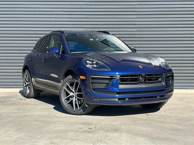2025 Porsche Macan - Image 9 of 20
