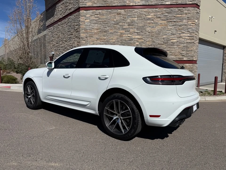 2025 Porsche Macan - Image 5 of 17