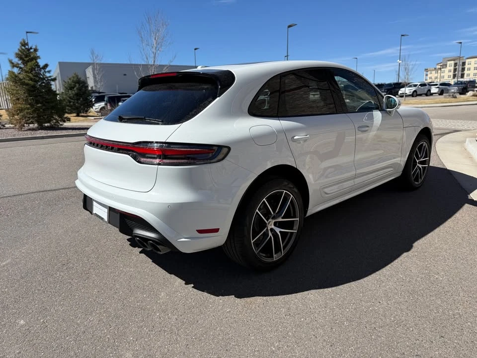 2025 Porsche Macan - Image 7 of 17