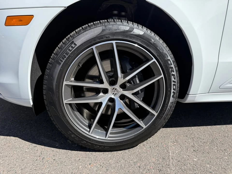 2025 Porsche Macan - Image 3 of 17