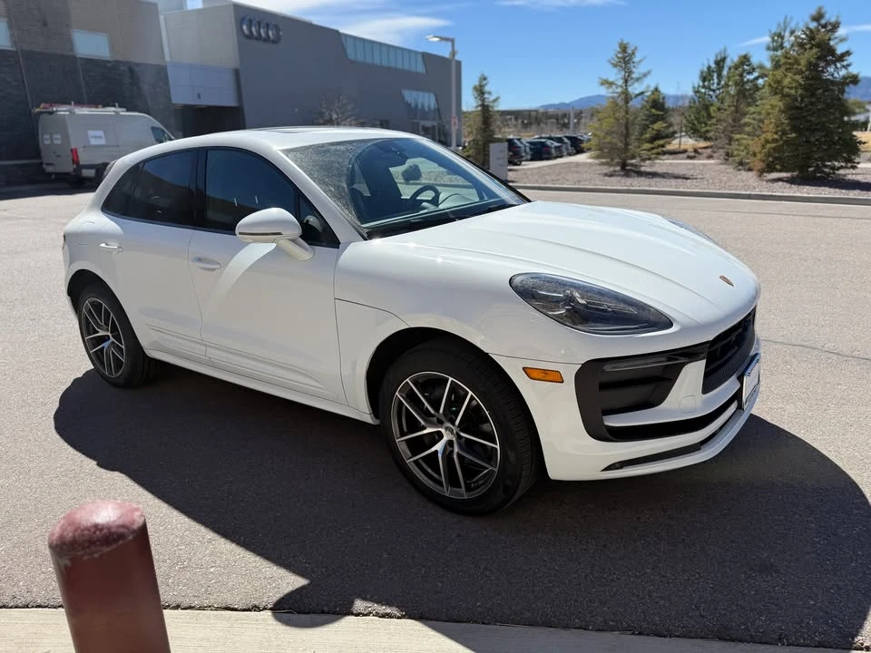 2025 Porsche Macan - Image 9 of 17