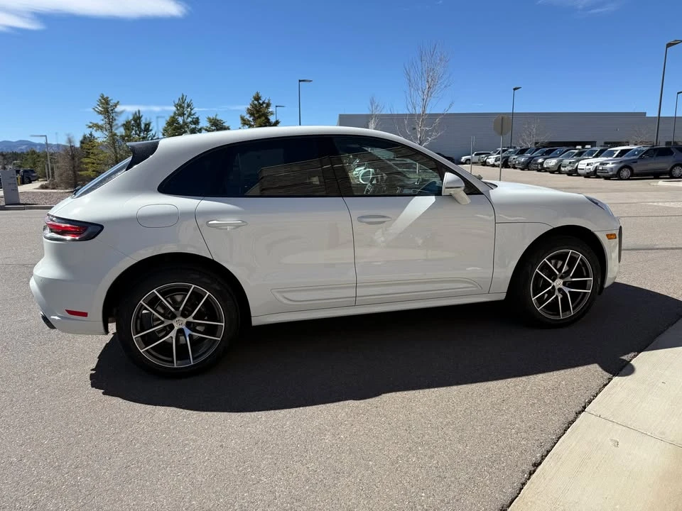 2025 Porsche Macan - Image 8 of 17