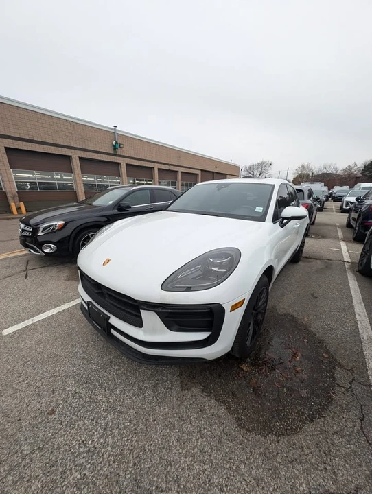 2025 Porsche Macan - Image 2 of 11