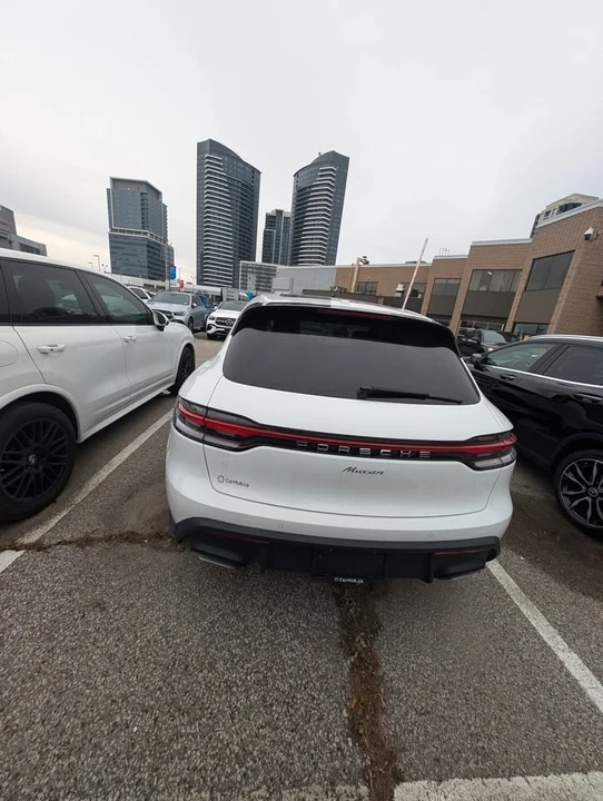 2025 Porsche Macan - Image 5 of 11
