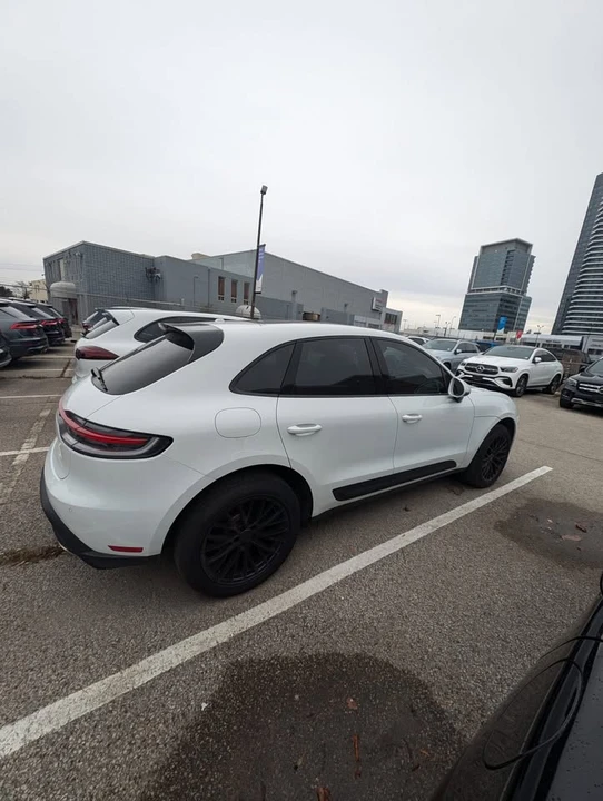 2025 Porsche Macan - Image 6 of 11