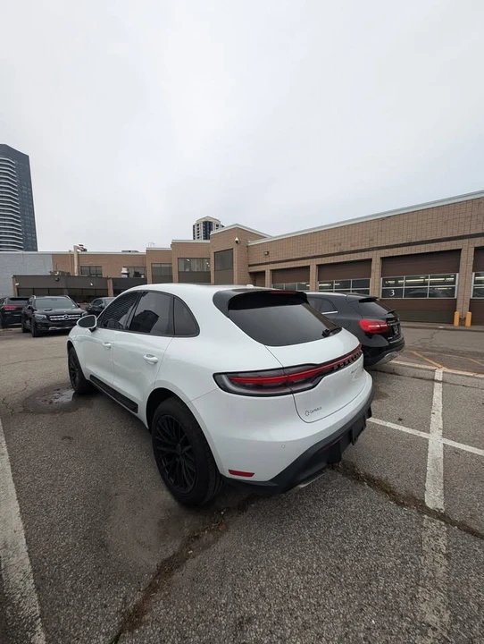 2025 Porsche Macan - Image 4 of 11