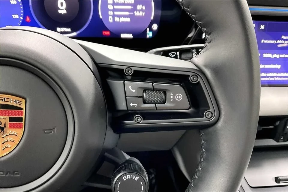 2025 Porsche Macan Electric - Image 20 of 20