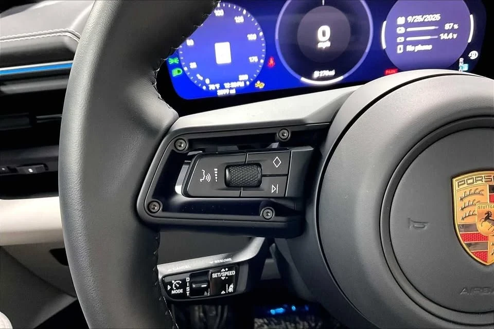 2025 Porsche Macan Electric - Image 19 of 20