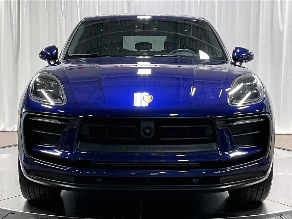 2025 Porsche Macan Electric - Image 10 of 20