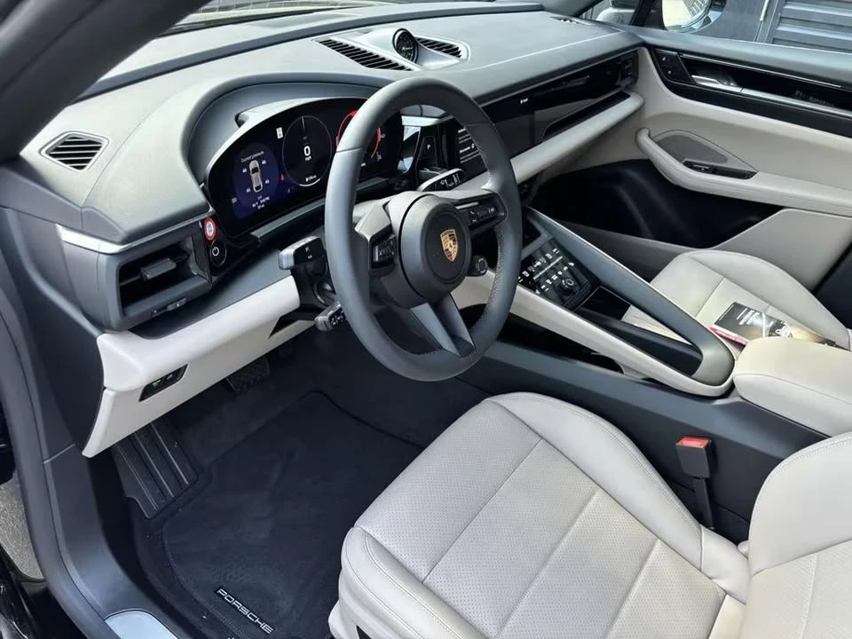 2025 Porsche Macan Electric - Image 7 of 14