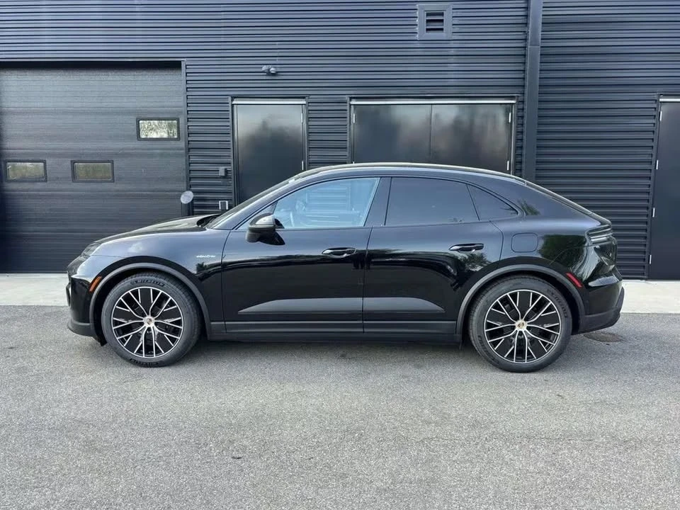 2025 Porsche Macan Electric - Image 4 of 14