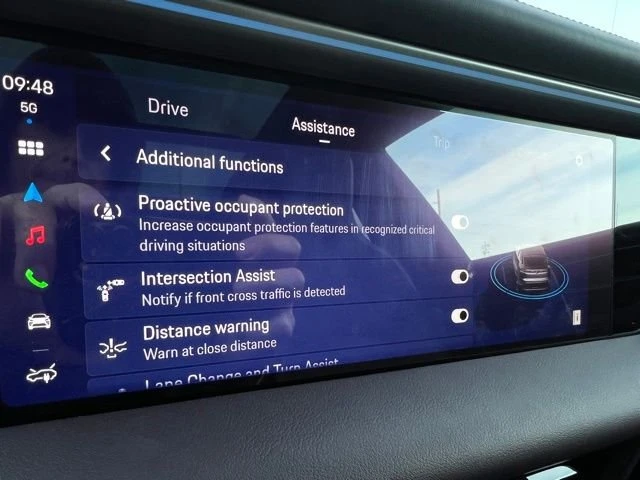2025 Porsche Macan Electric - Image 20 of 20
