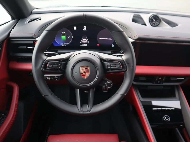 2025 Porsche Macan Electric - Image 10 of 20