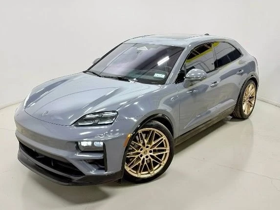 2025 Porsche Macan Electric - Image 3 of 20