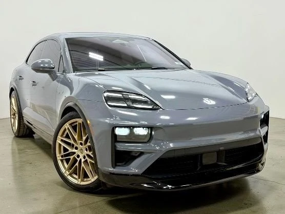 2025 Porsche Macan Electric - Image 5 of 20