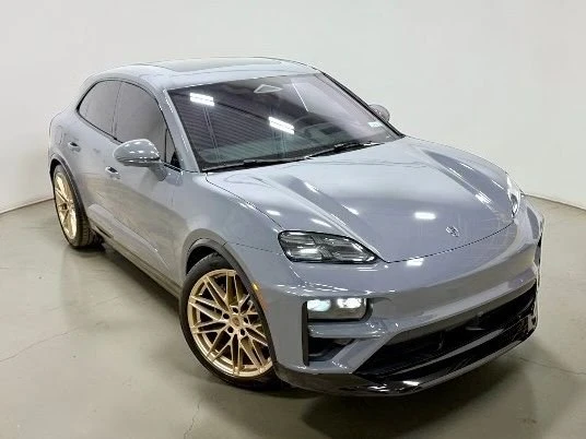 2025 Porsche Macan Electric - Image 6 of 20