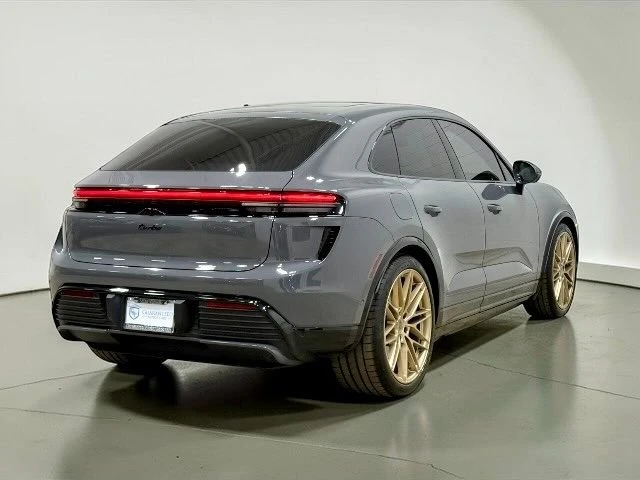 2025 Porsche Macan Electric - Image 8 of 20