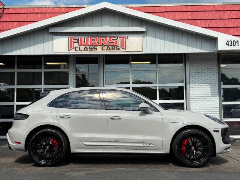 2025 Porsche Macan GTS - Image 2 of 14