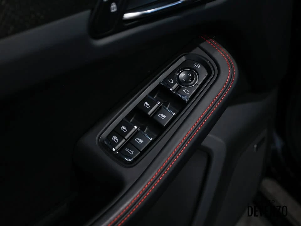 2025 Porsche Macan GTS - Image 12 of 20