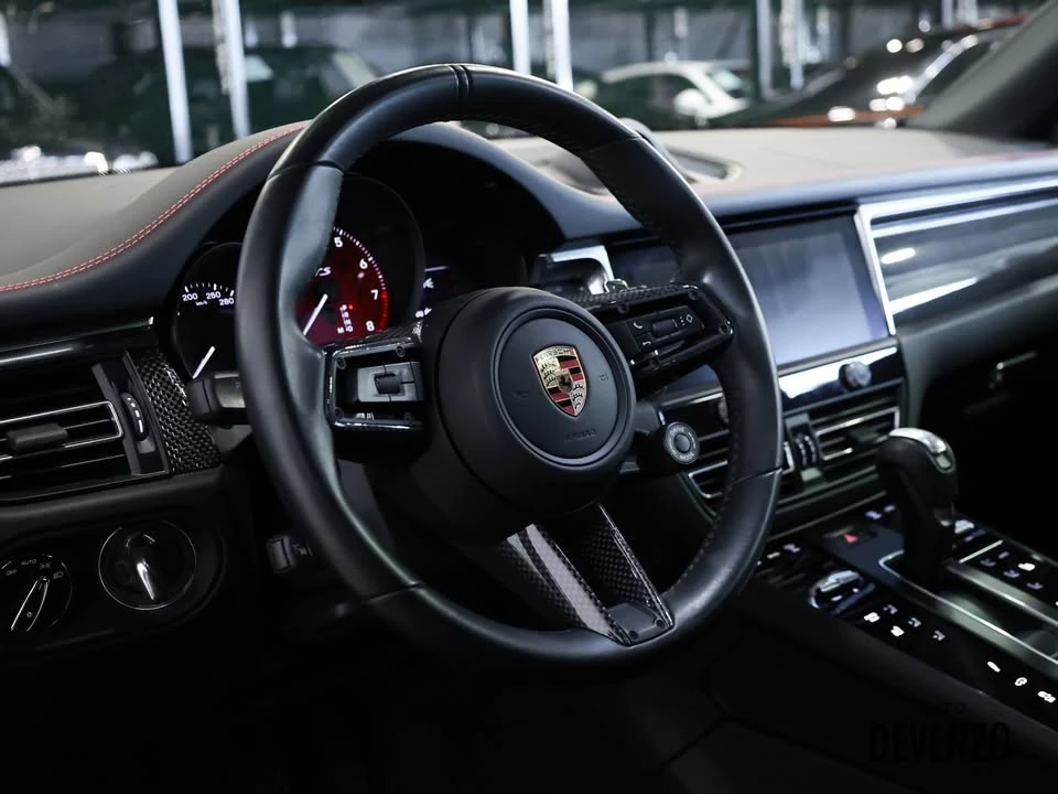 2025 Porsche Macan GTS - Image 16 of 20
