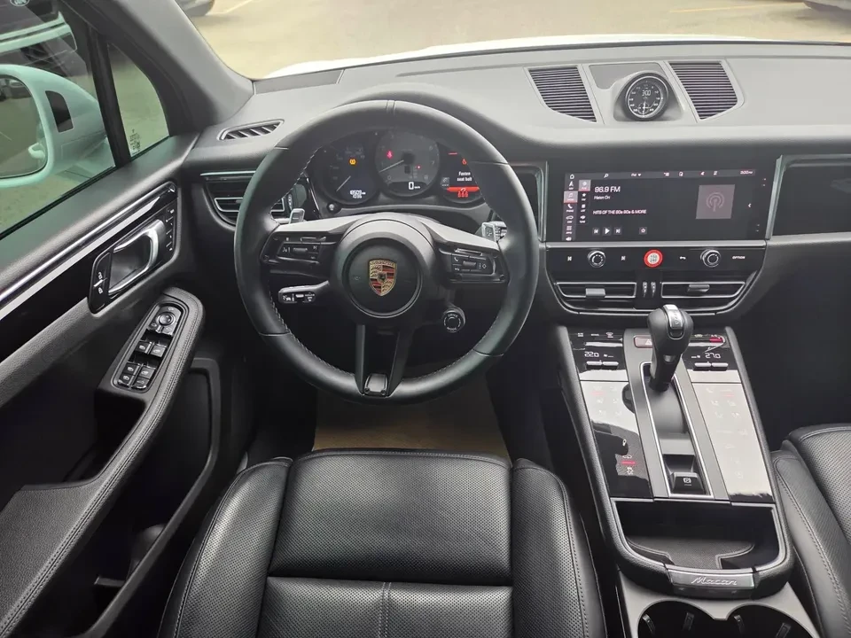 2025 Porsche Macan S - Image 7 of 9