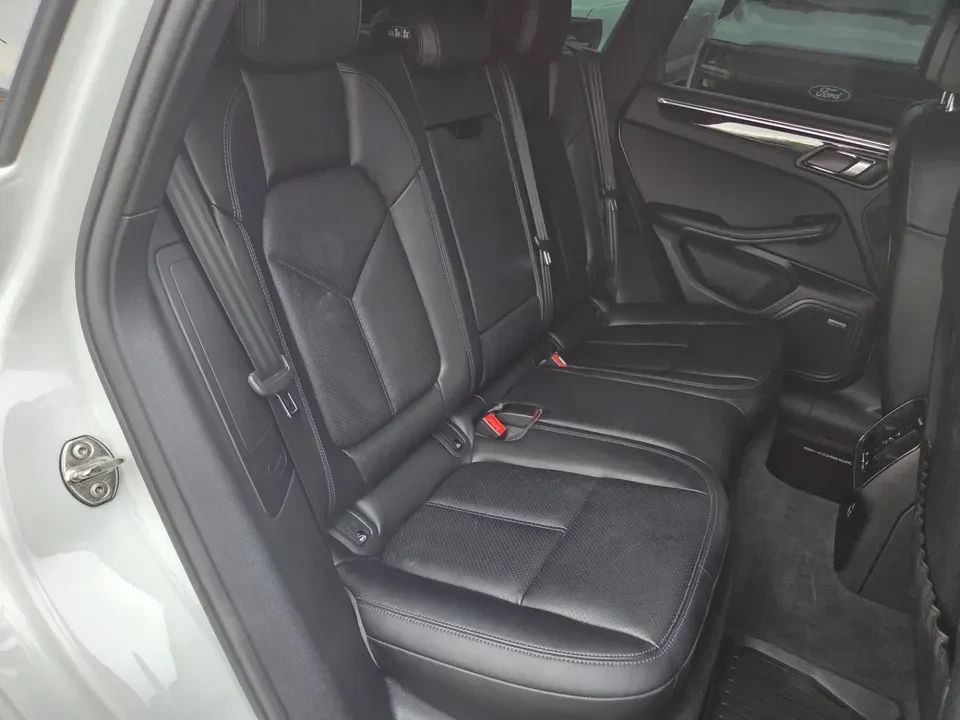 2025 Porsche Macan S - Image 9 of 9