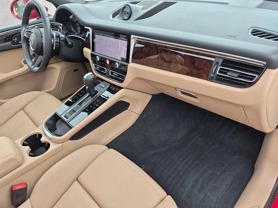 2025 Porsche Macan T - Image 14 of 19