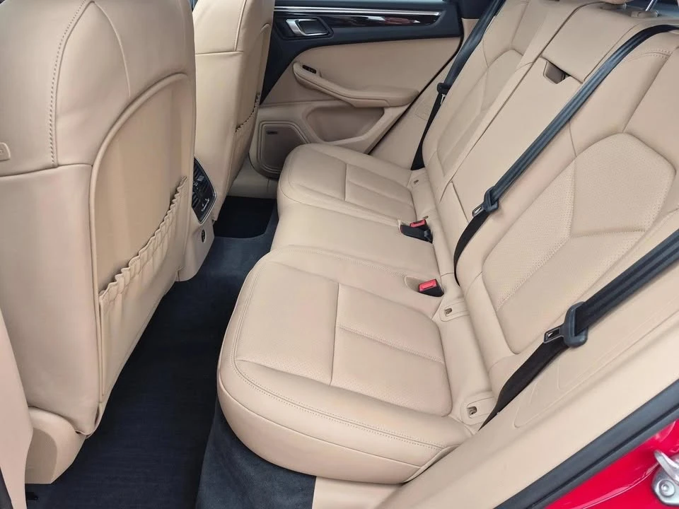 2025 Porsche Macan T - Image 19 of 19