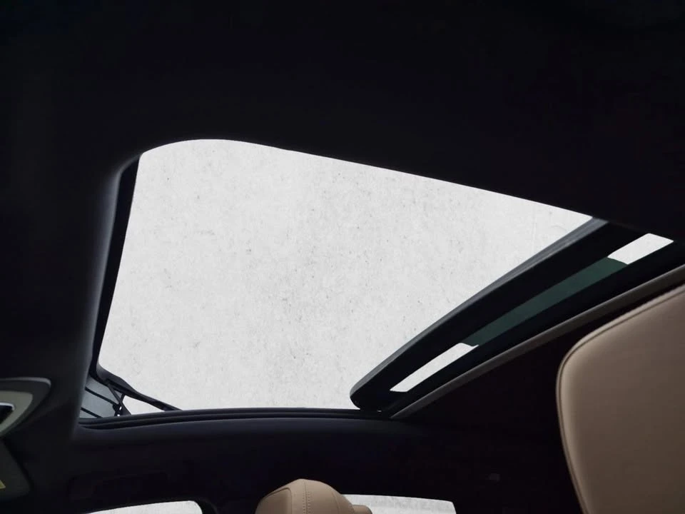 2025 Porsche Macan T - Image 15 of 19