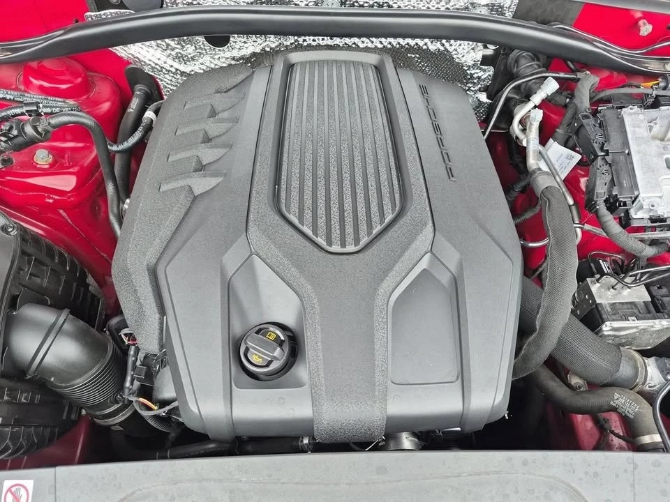 2025 Porsche Macan T - Image 9 of 19