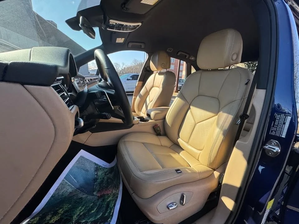 2025 Porsche Macan T - Image 4 of 20