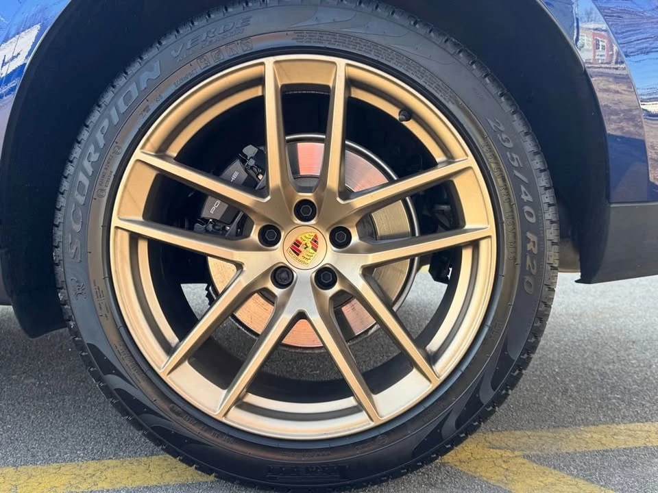 2025 Porsche Macan T - Image 17 of 20